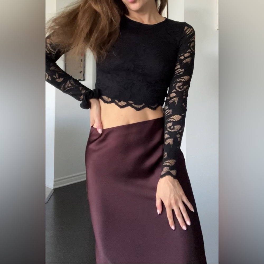 Elegant Black long sleeves crop Lace Top - Picture 6 of 8